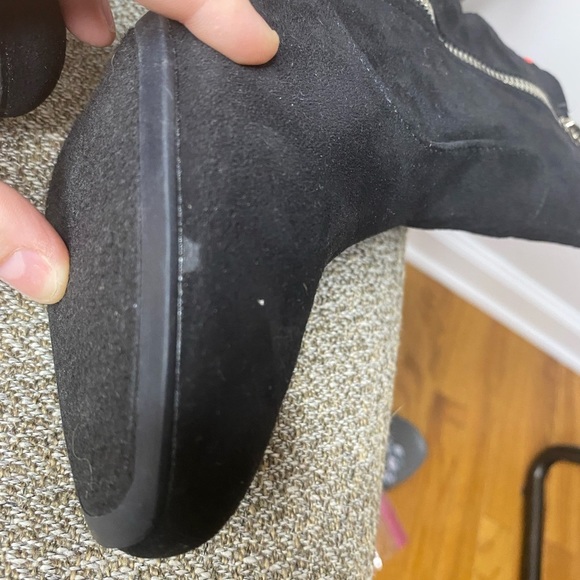 Francesca's Floral Embroidered Black Suede Booties. - Picture 7 of 8